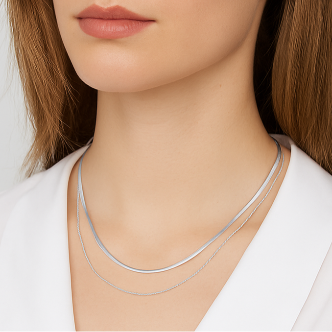 Layered_Necklace_Silver_Model_1