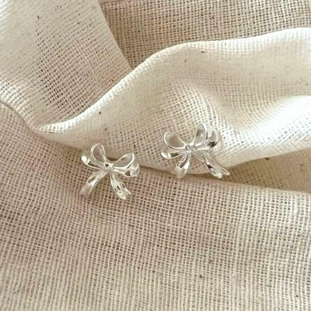 Bow_Stud_Earrings_Silver
